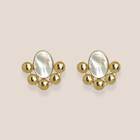 ARYA BIG OVAL EARRING