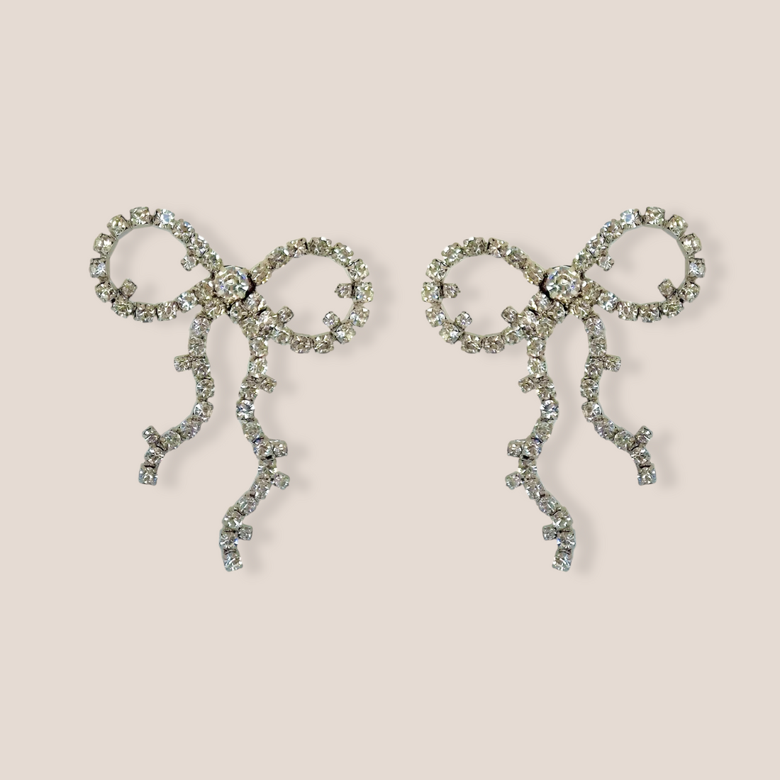 HAYA BOW EARRING