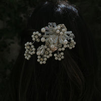 YASMINA PEARL BARRETTE CLIP